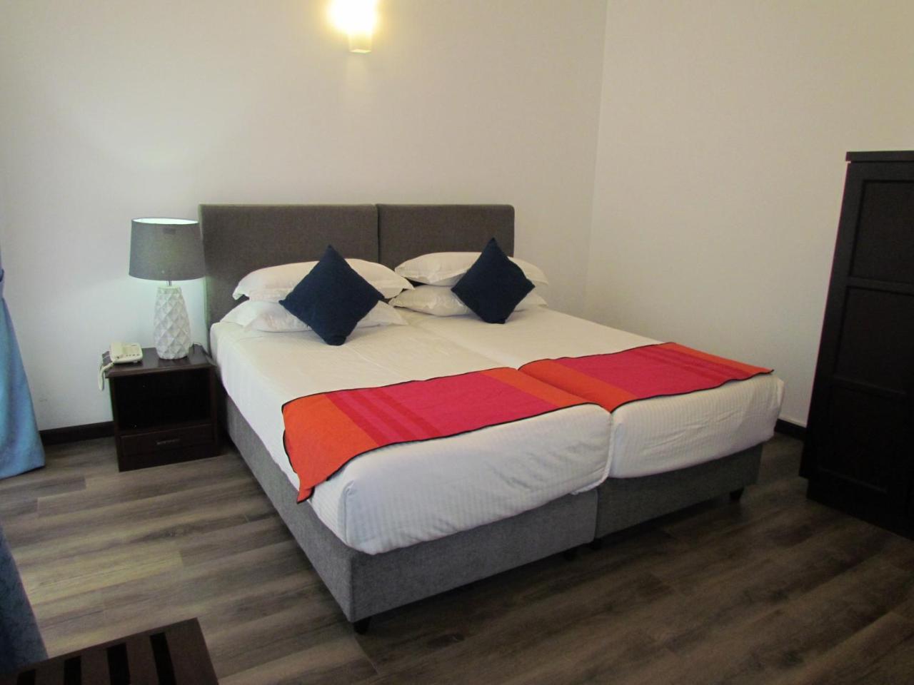 KMC Villa Dehiwala-Mount Lavinia Eksteriør billede
